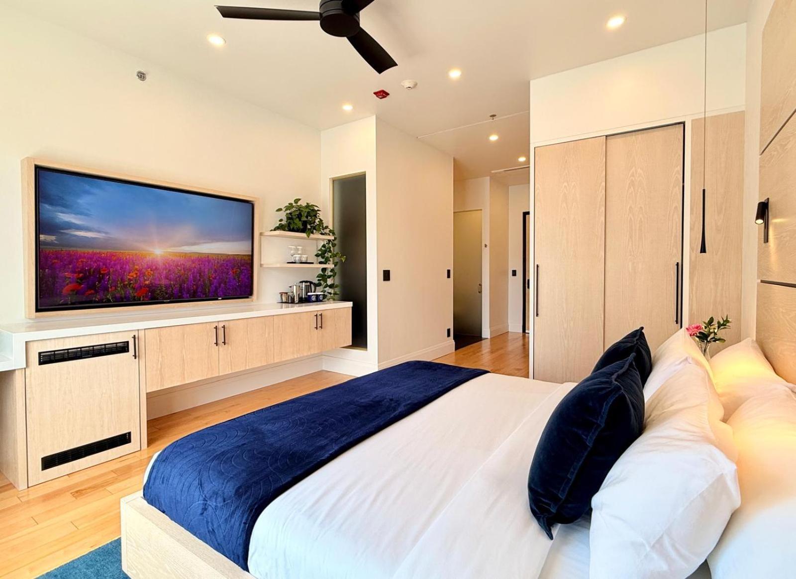 Cribs On Main Hotel Пиктън Екстериор снимка