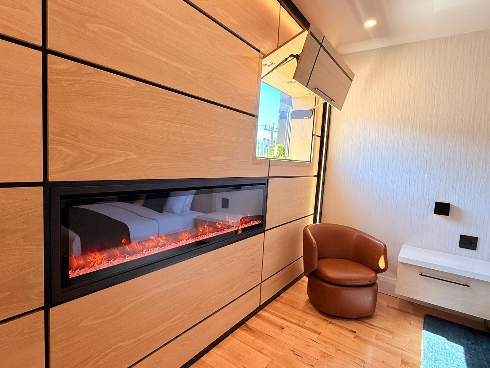 Cribs On Main Hotel Пиктън Екстериор снимка