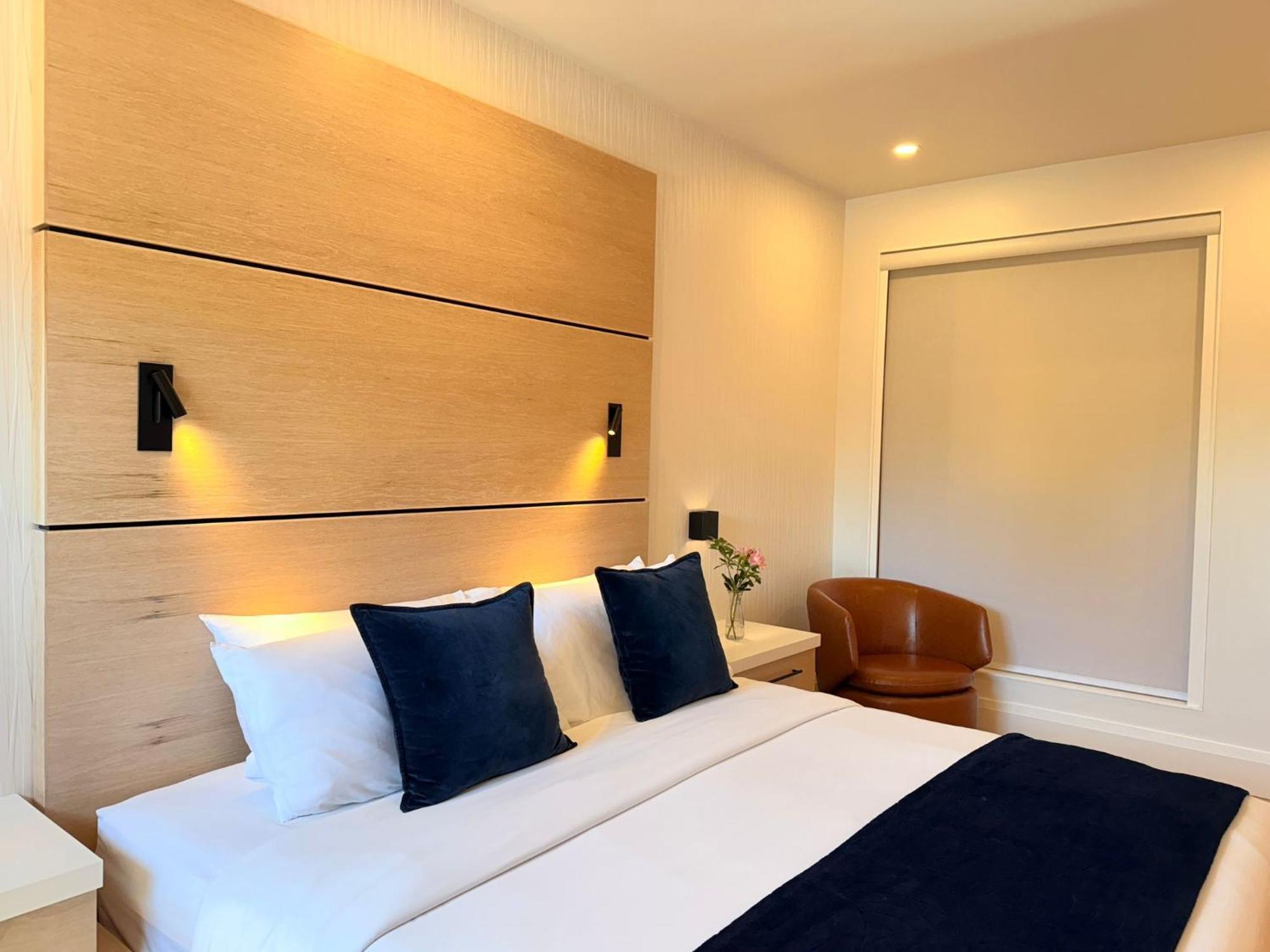 Cribs On Main Hotel Пиктън Екстериор снимка