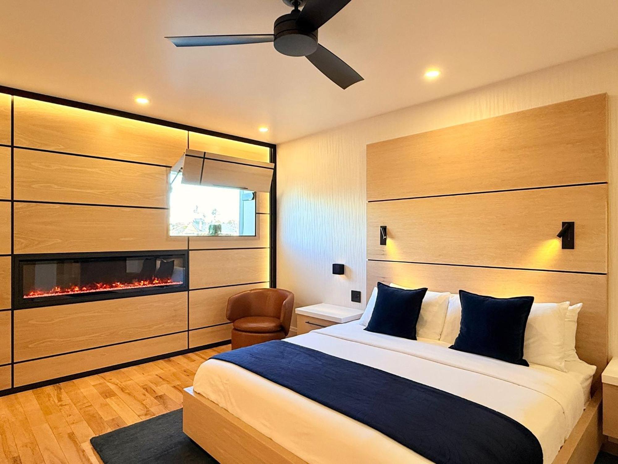 Cribs On Main Hotel Пиктън Екстериор снимка